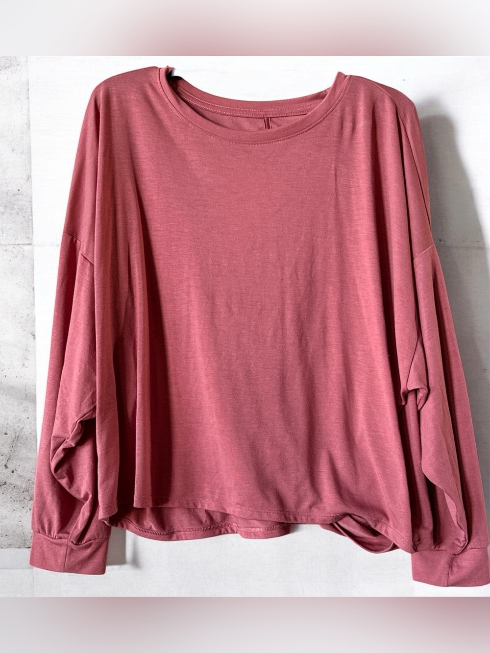 Old Navy Active Women's Ultralite Relaxed Pullover Top!
